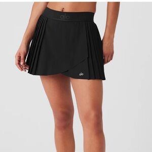 Alo like new size medium black aces tennis skirt
